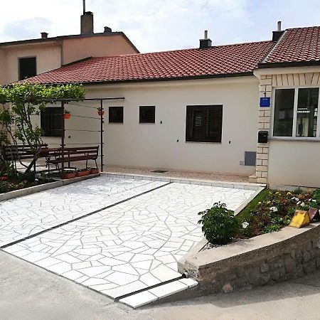 Apartment And Rooms Markovic Senj  Luaran gambar