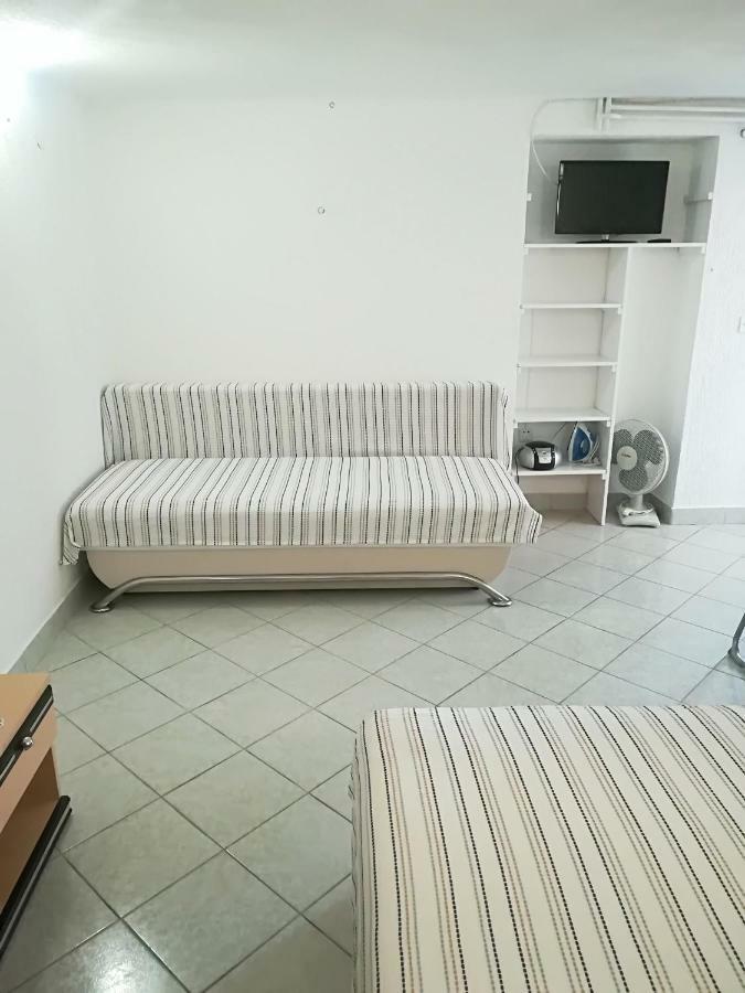 Apartment And Rooms Markovic Senj  Luaran gambar